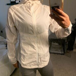 Oiselle off white wind breaker